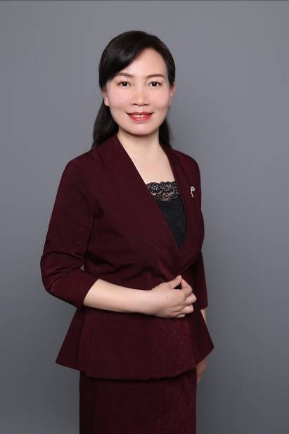 曾秋香老师形象照