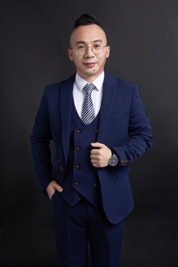 郭峰民老师形象照