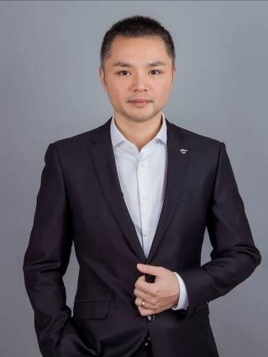 韩天成老师形象照