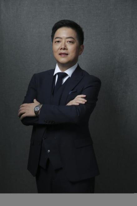贺继征老师形象照