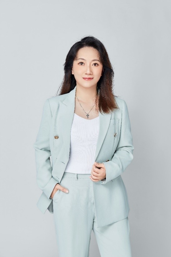 贺荣荣老师形象照