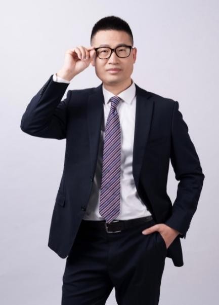 贺玉亮老师形象照
