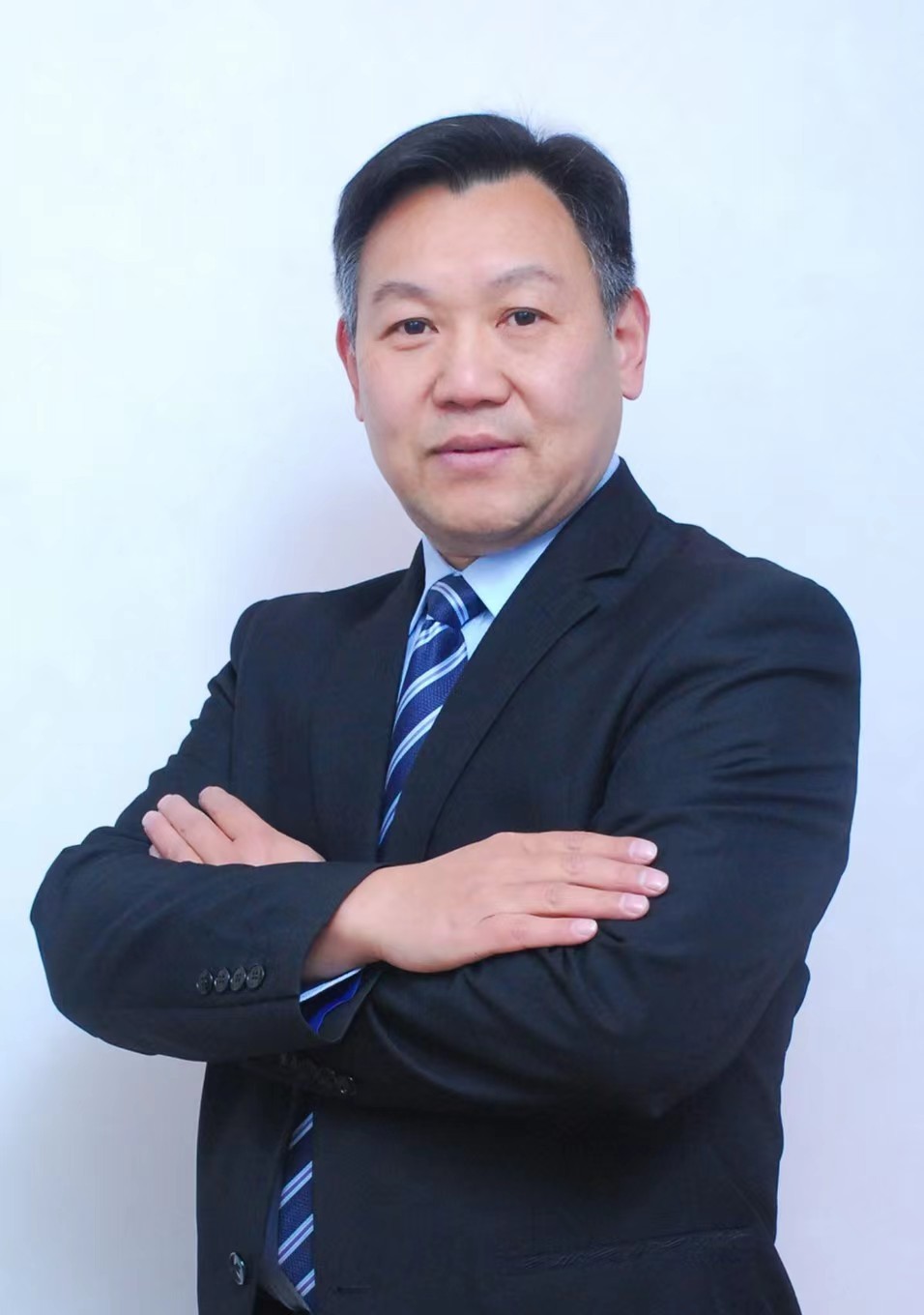 黄梓博老师形象照