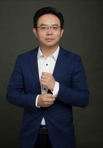 胡军令老师形象照