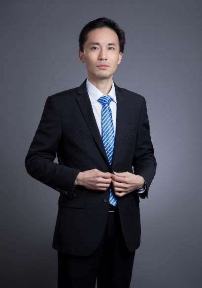 巨一铭老师形象照