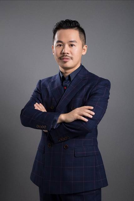 梁辉老师形象照