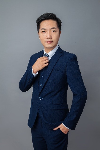 廖宏老师形象照