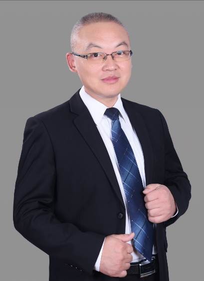 李广安老师形象照