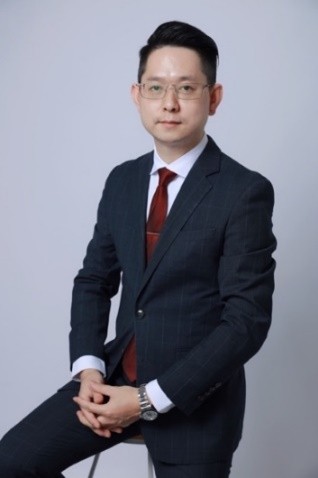 李洪源老师形象照