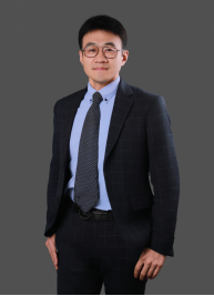 刘起民老师形象照