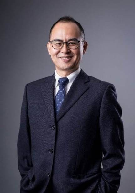 李真老师形象照