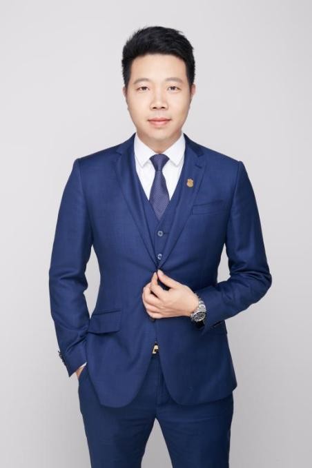 罗俊杰老师形象照