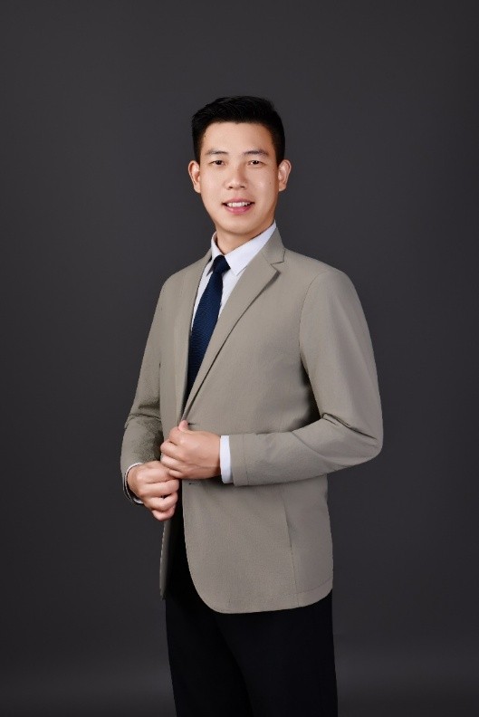 权先勇老师形象照