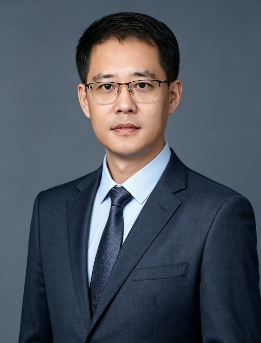 邵华老师形象照