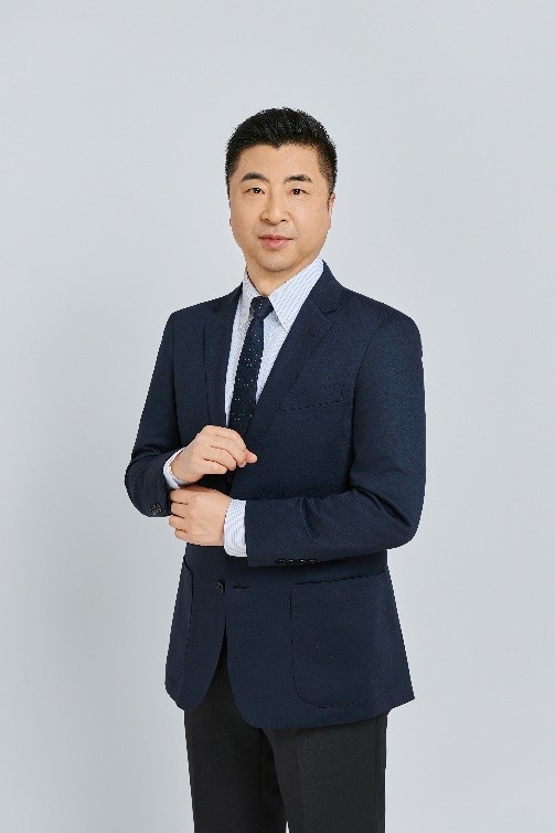 王东老师形象照