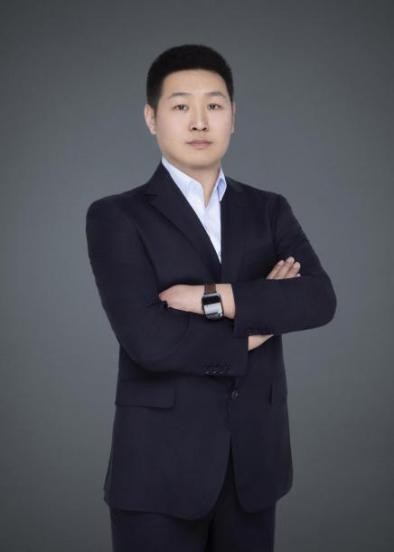 王飞老师形象照
