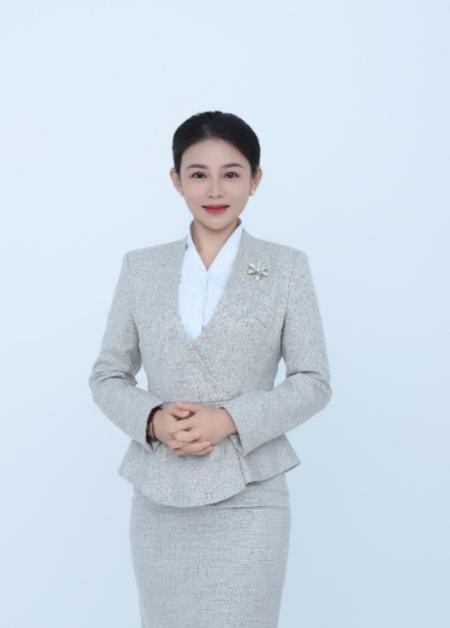王若尘老师形象照