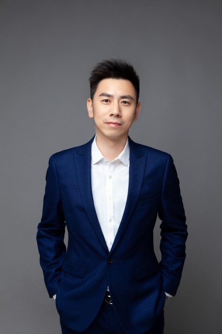 王双老师形象照