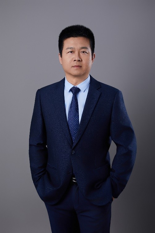 王亚彬老师形象照
