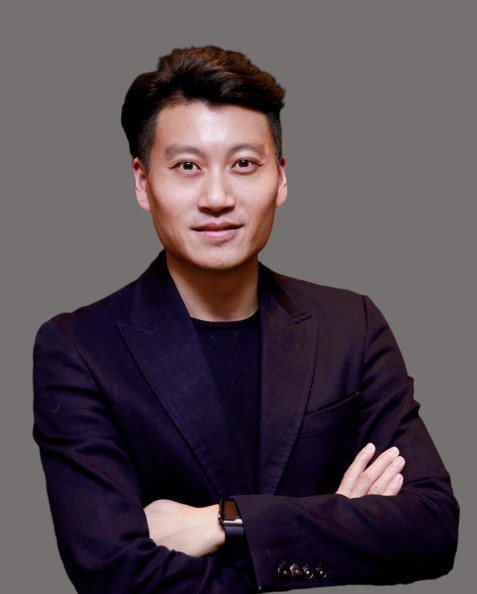 魏亮老师形象照