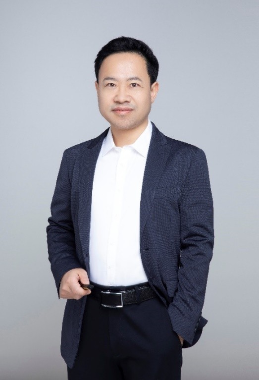 吴生福老师形象照