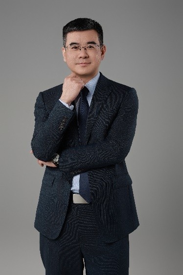 吴铮力老师形象照