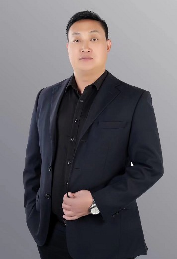 徐保强老师形象照