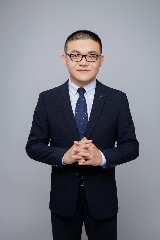 杨爱新老师形象照