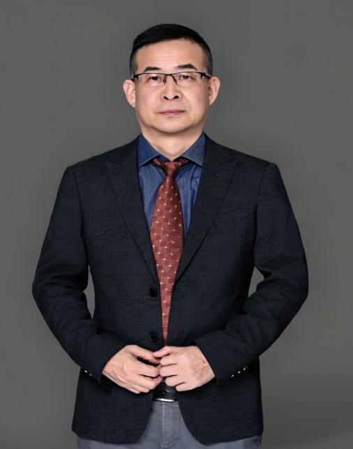 尹为老师形象照