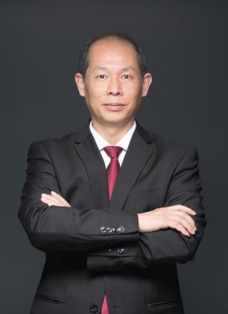 于新东老师形象照