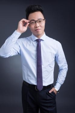 张牧之老师形象照
