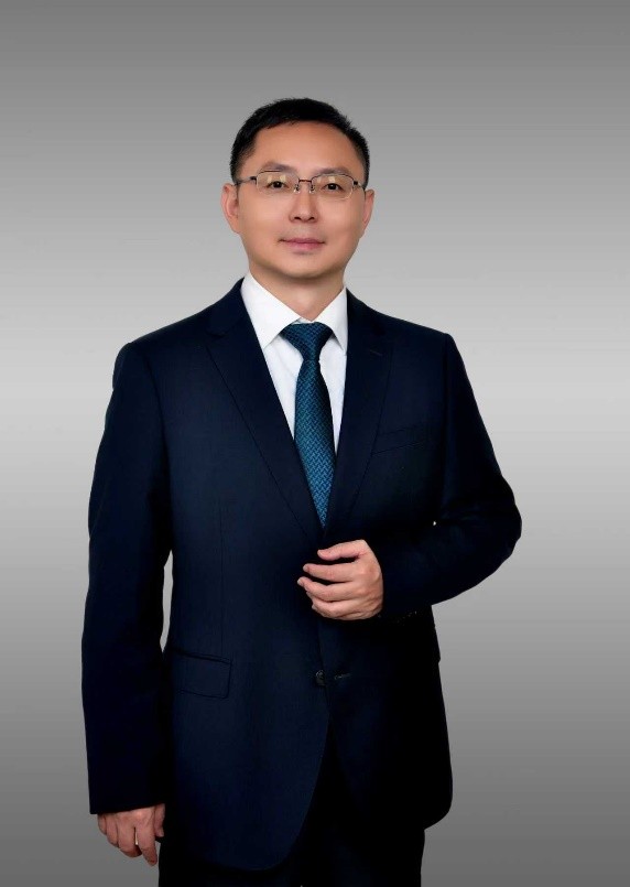 张荣兴老师形象照