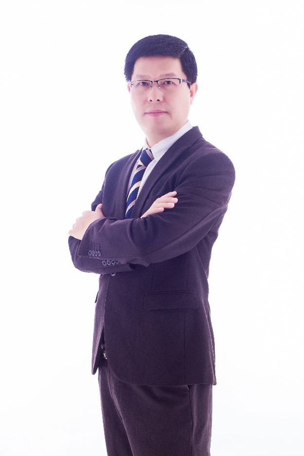 张世军老师形象照