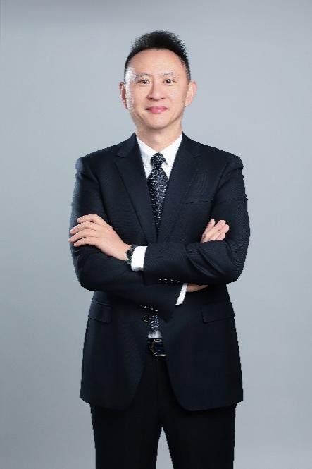 张轩荣老师形象照