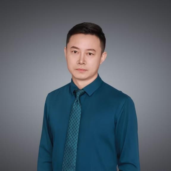 张轶老师形象照