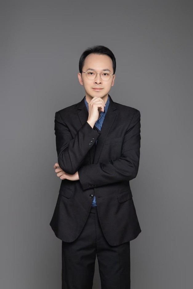 张振中老师形象照