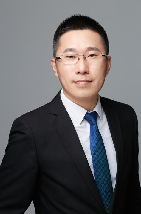 邹海龙老师形象照