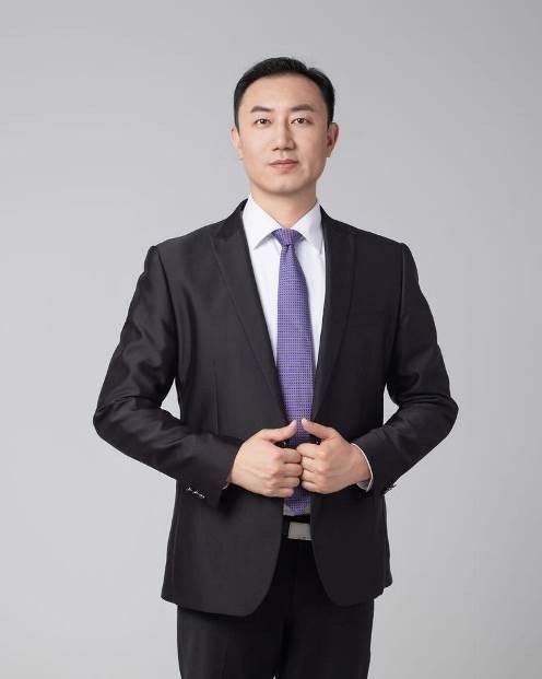 邹亮老师形象照