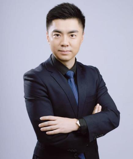 李博钊老师形象照